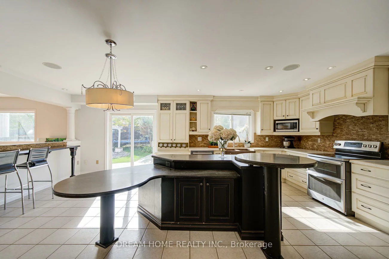 23, Viscount, Mt Albert, East Gwillimbury