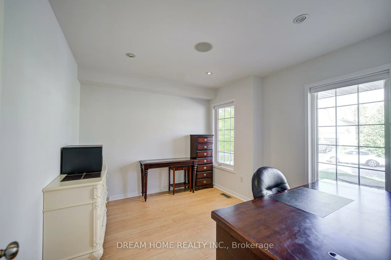 23, Viscount, Mt Albert, East Gwillimbury