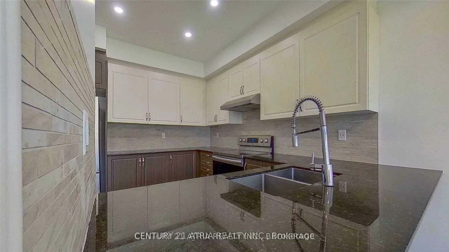 135, Countryman, Sharon, East Gwillimbury