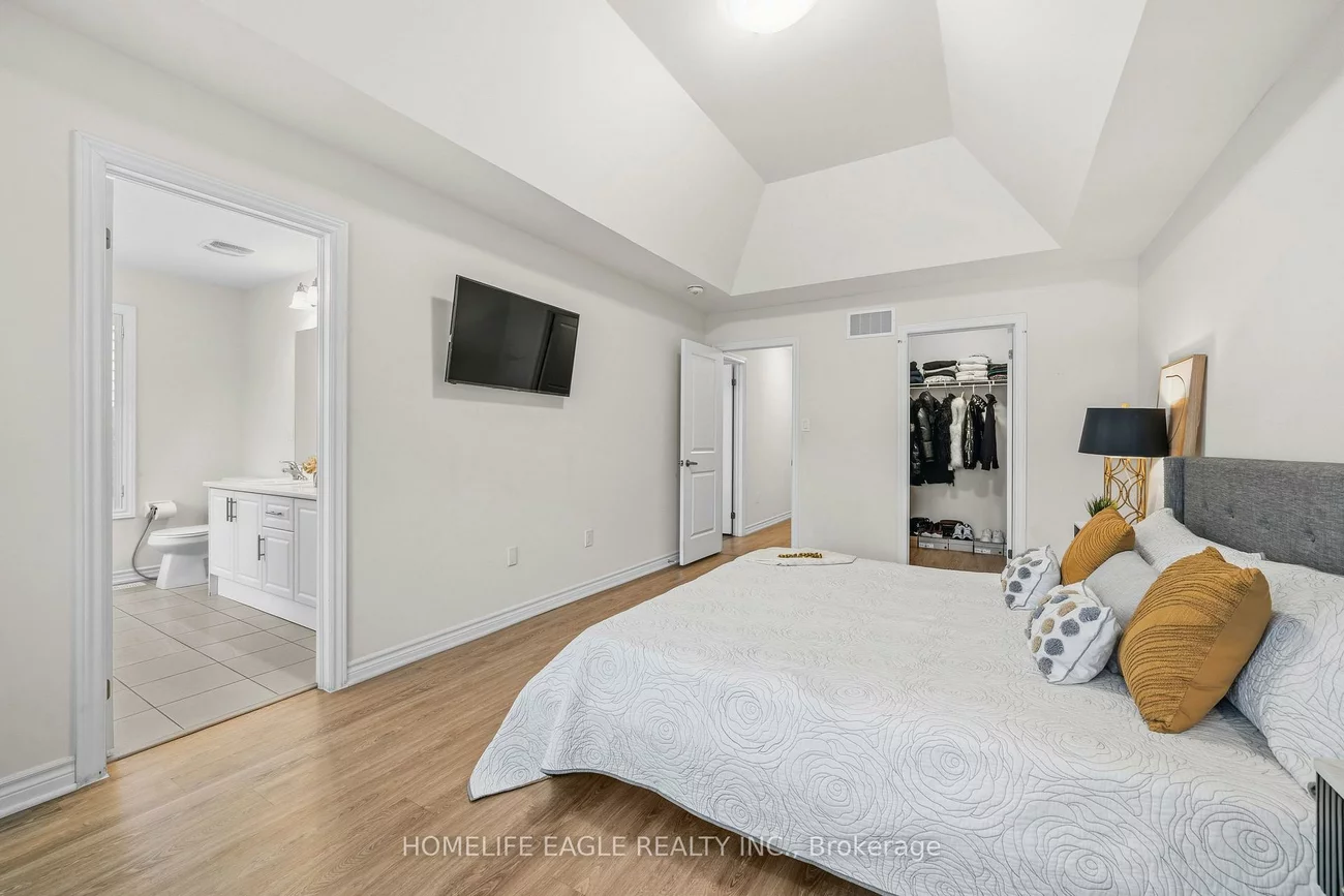 20, Viola, Sharon, East Gwillimbury