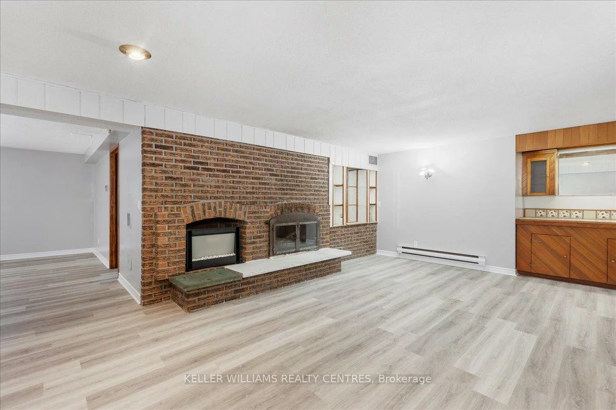 21489, Warden, Rural East Gwillimbury, East Gwillimbury