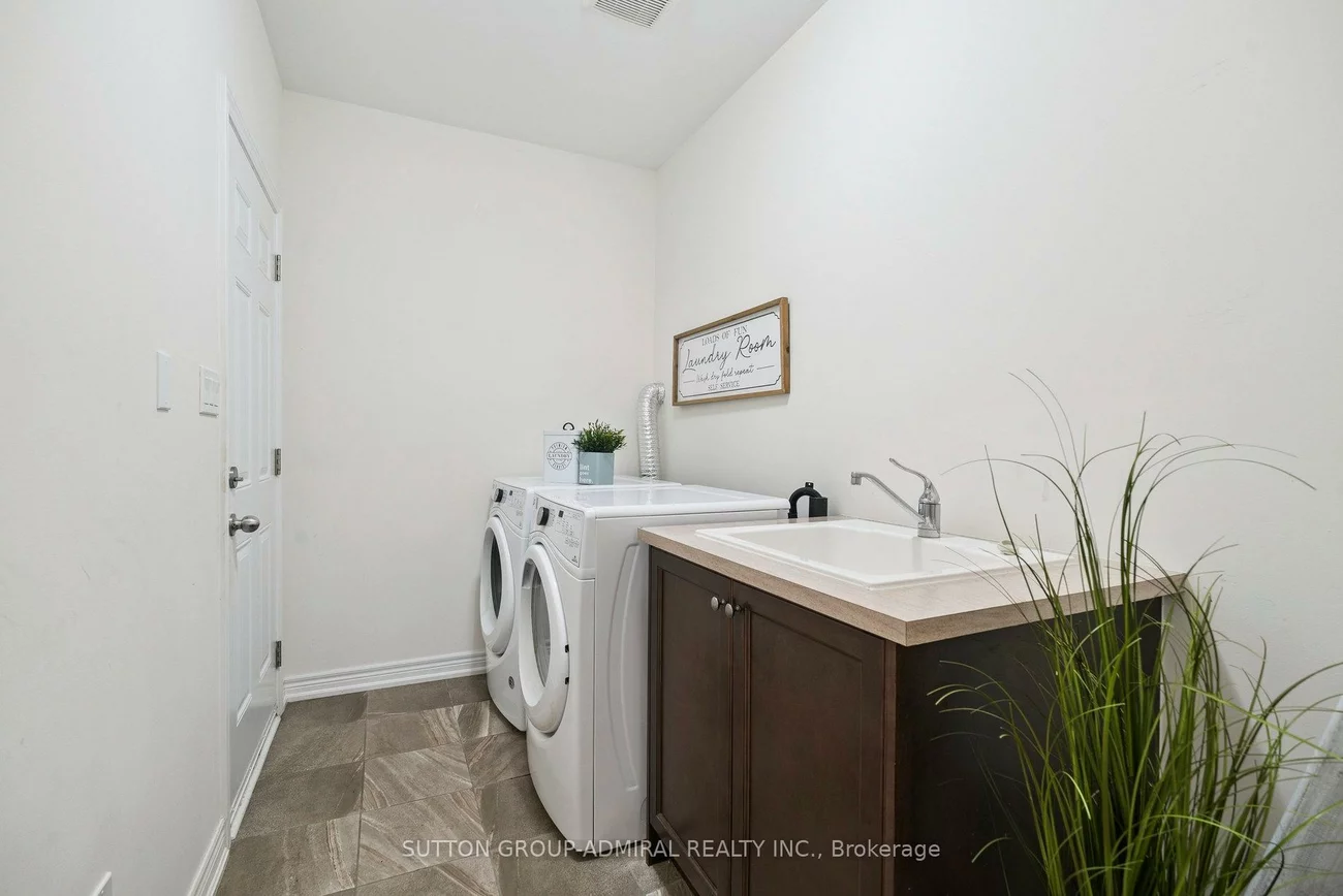 15, John Smith, Holland Landing, East Gwillimbury