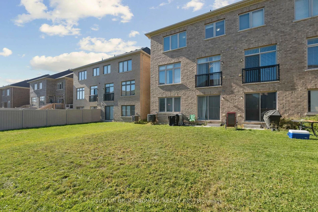 15, John Smith, Holland Landing, East Gwillimbury