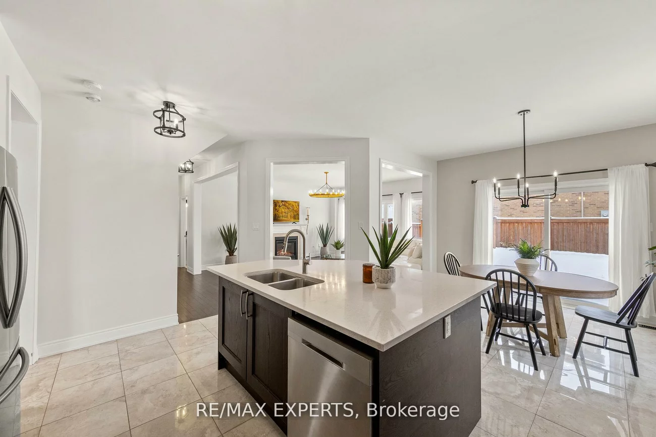 16, Vivian Creek, Mt Albert, East Gwillimbury