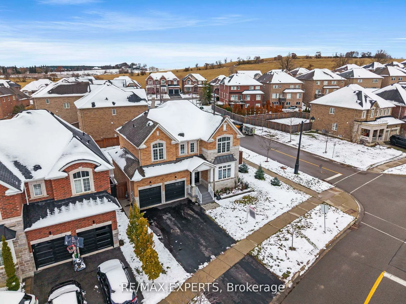 16, Vivian Creek, Mt Albert, East Gwillimbury