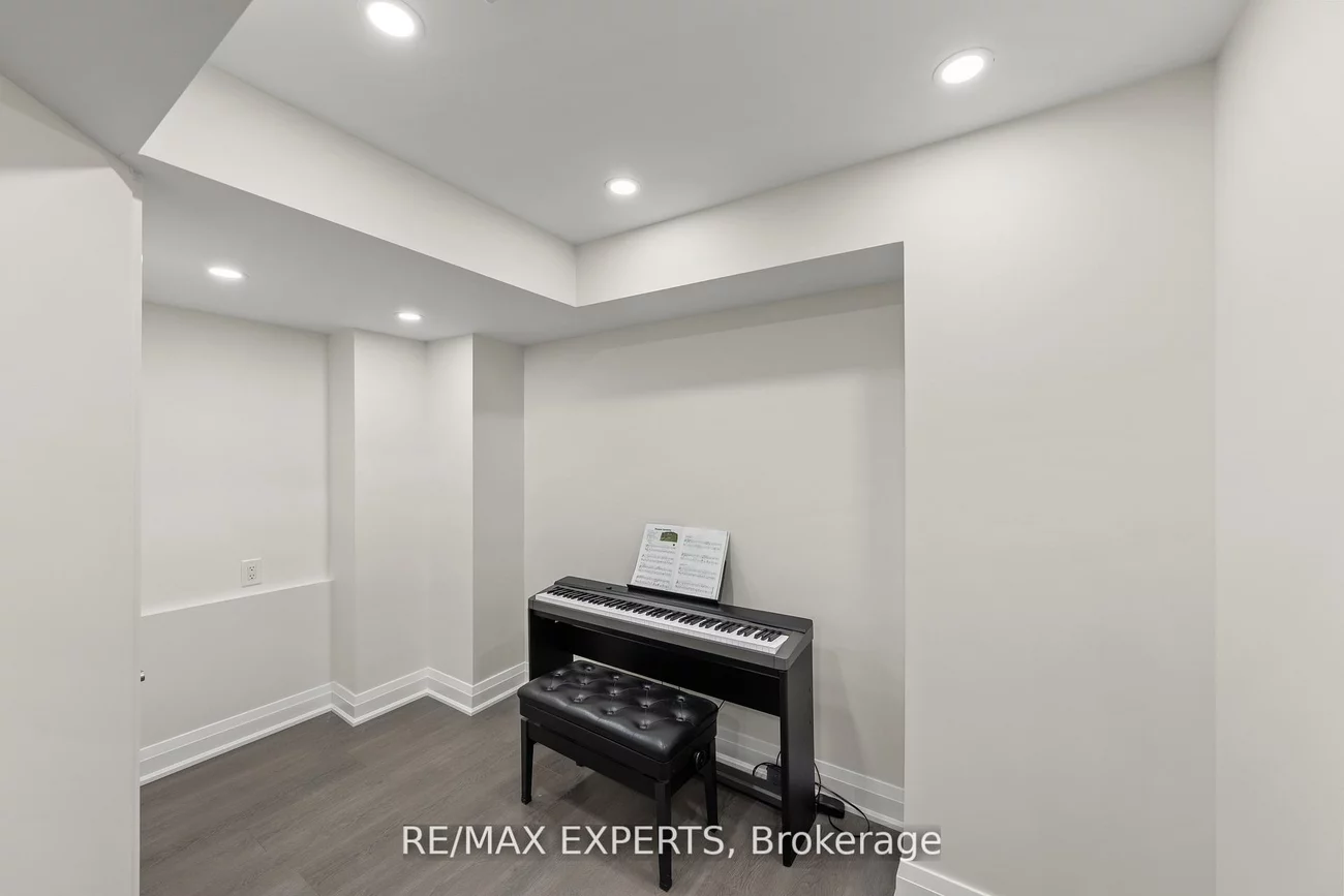 16, Vivian Creek, Mt Albert, East Gwillimbury