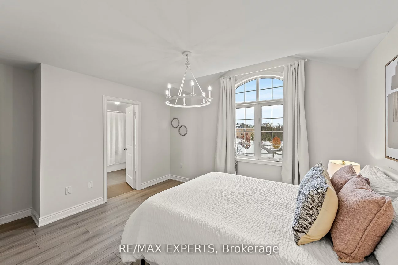 16, Vivian Creek, Mt Albert, East Gwillimbury