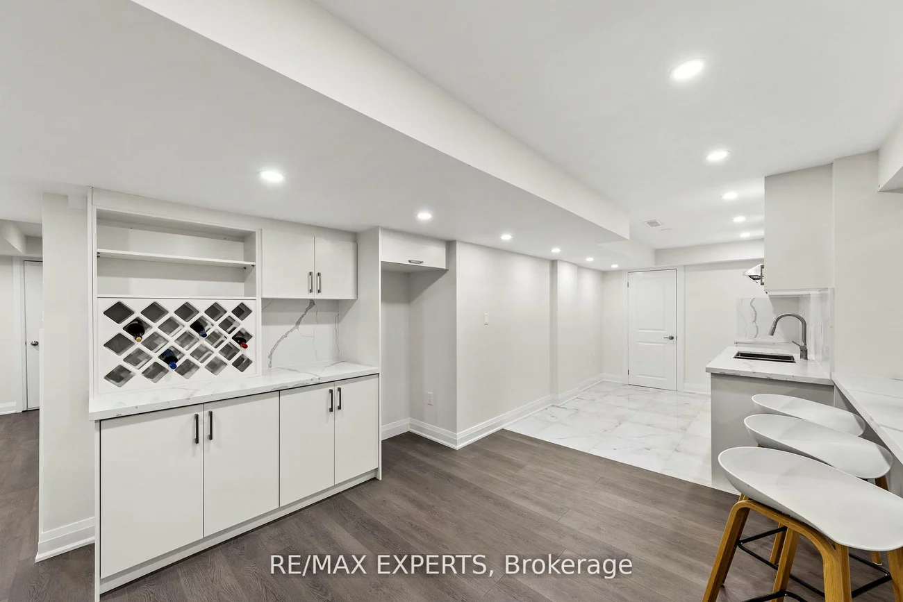 16, Vivian Creek, Mt Albert, East Gwillimbury