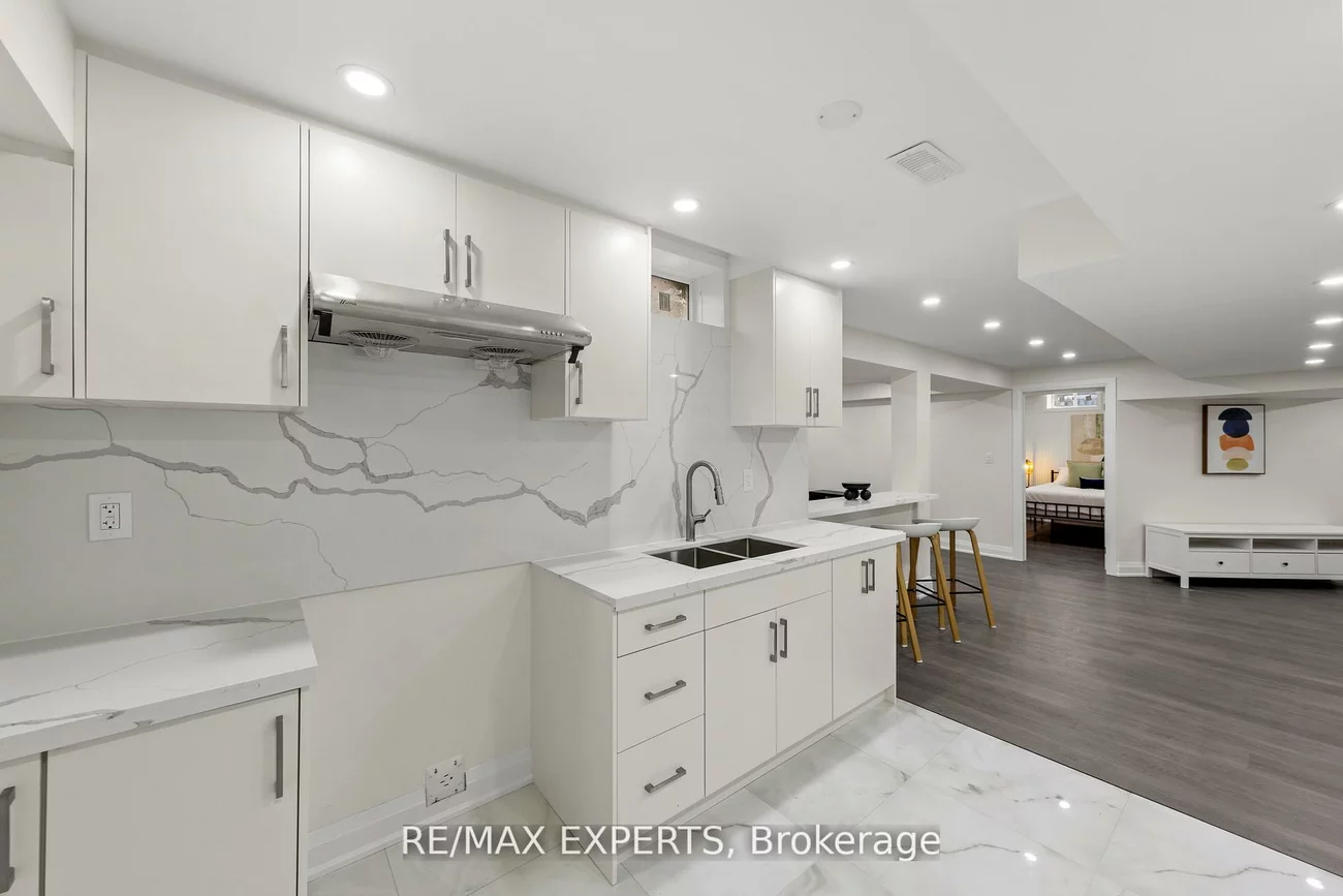 16, Vivian Creek, Mt Albert, East Gwillimbury