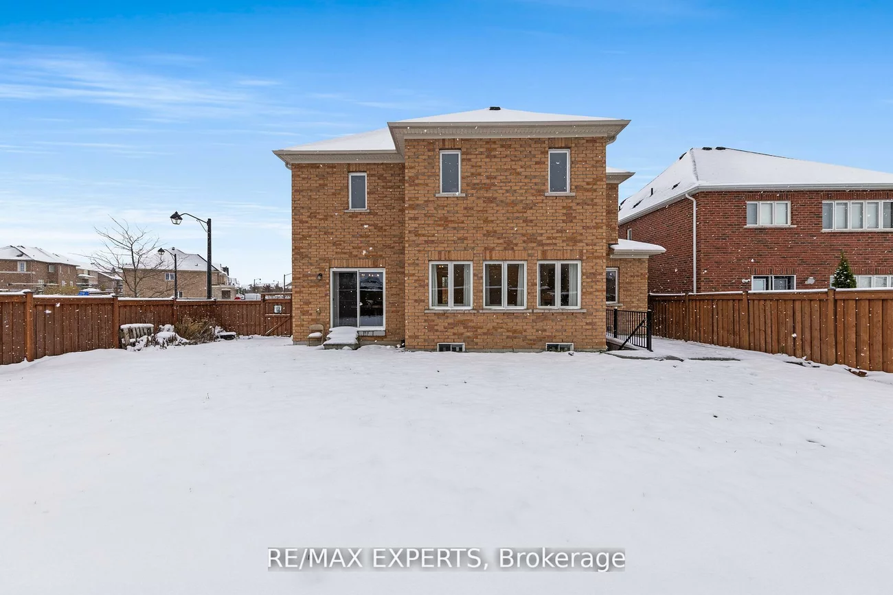 16, Vivian Creek, Mt Albert, East Gwillimbury