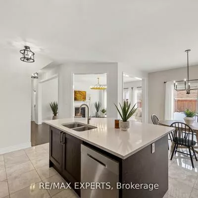 16, Vivian Creek, Mt Albert, East Gwillimbury