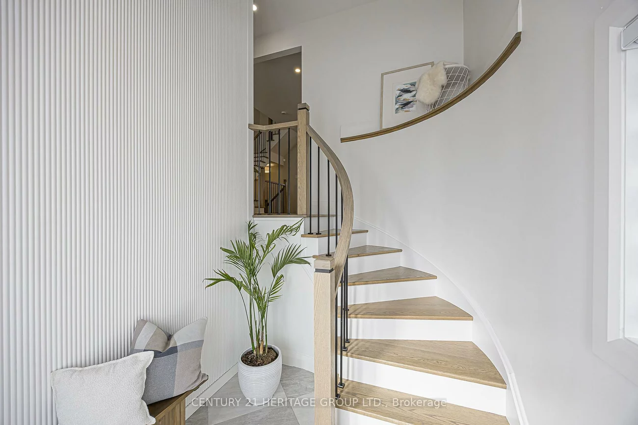 93, Ridge Gate, Mt Albert, East Gwillimbury