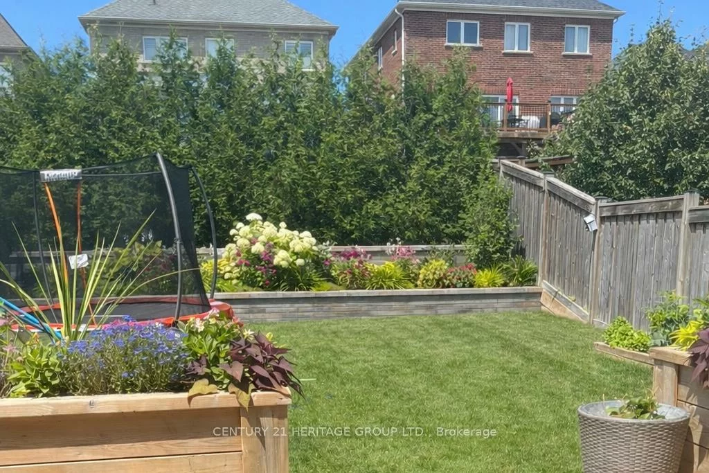 93, Ridge Gate, Mt Albert, East Gwillimbury