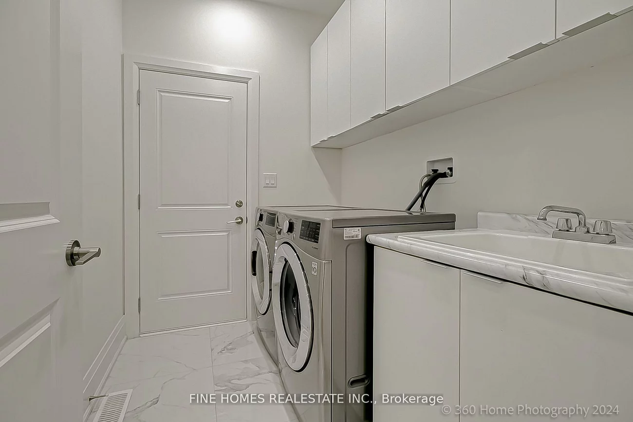 39, Tesla, Holland Landing, East Gwillimbury