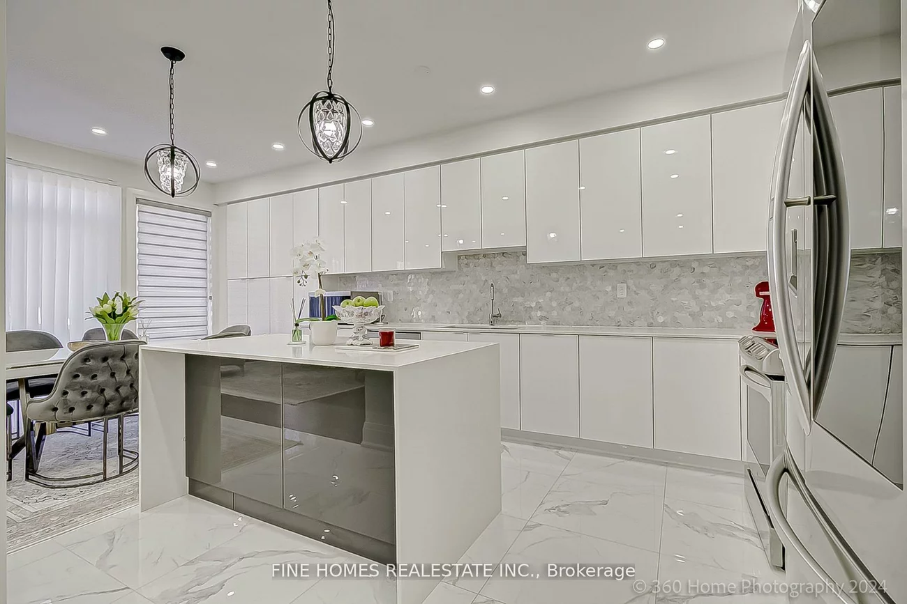 39, Tesla, Holland Landing, East Gwillimbury