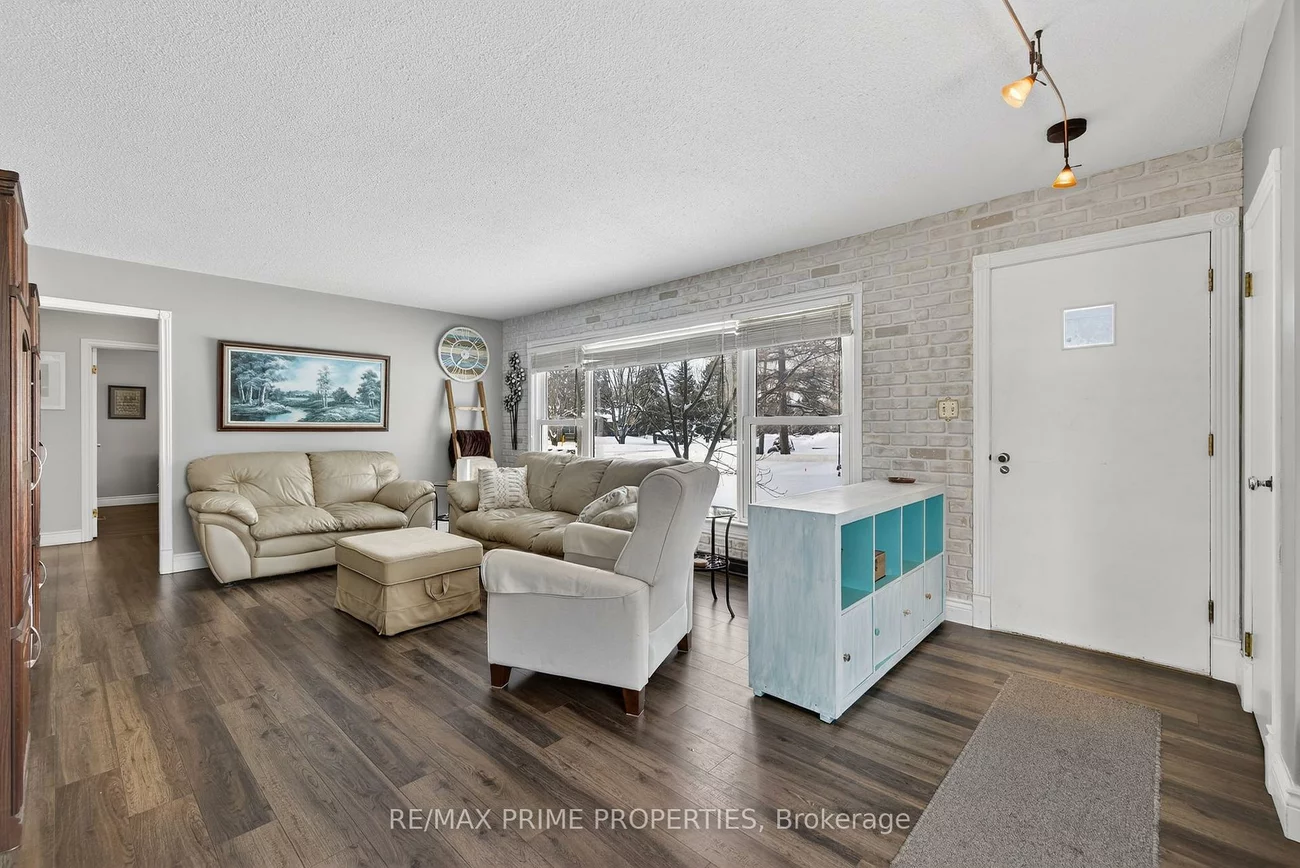 18979, Centre, Mt Albert, East Gwillimbury