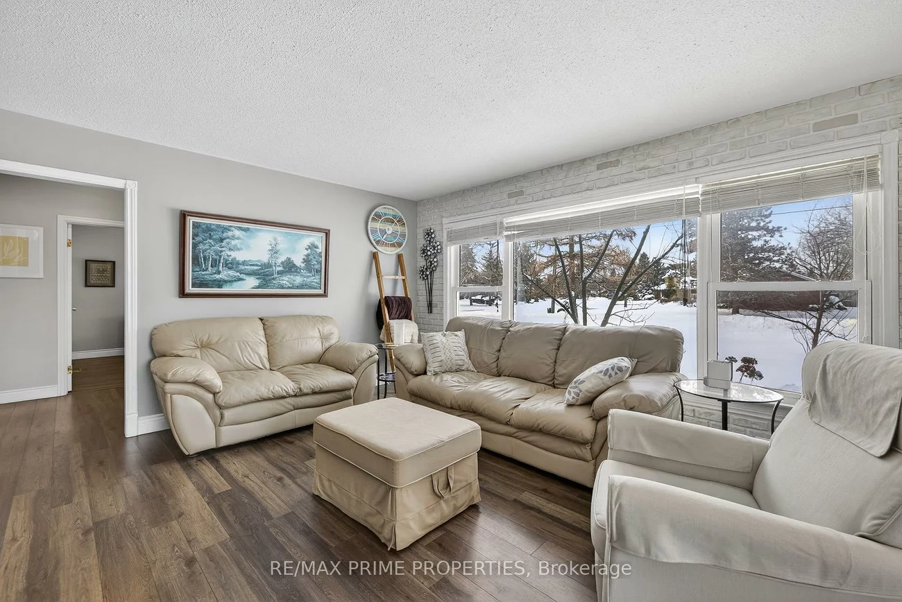 18979, Centre, Mt Albert, East Gwillimbury