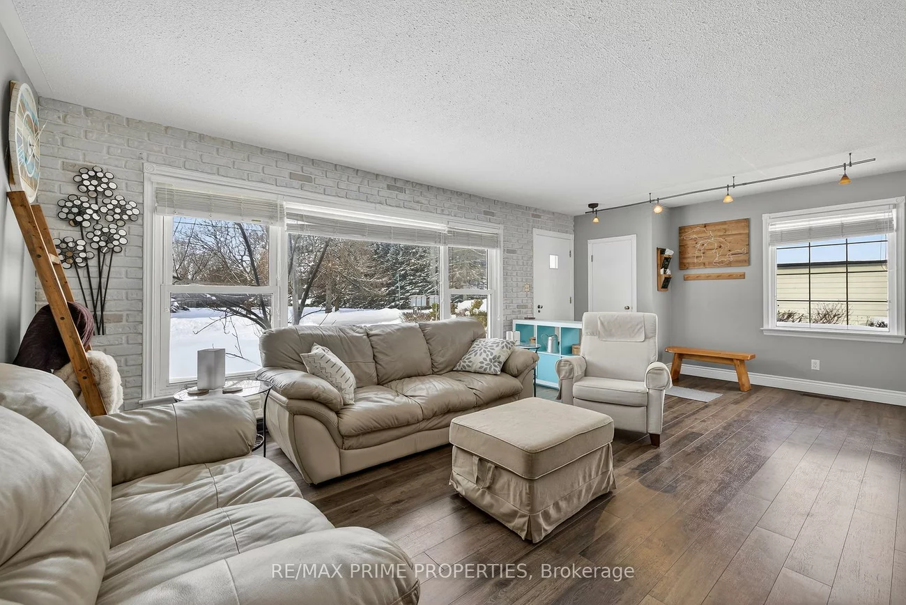 18979, Centre, Mt Albert, East Gwillimbury