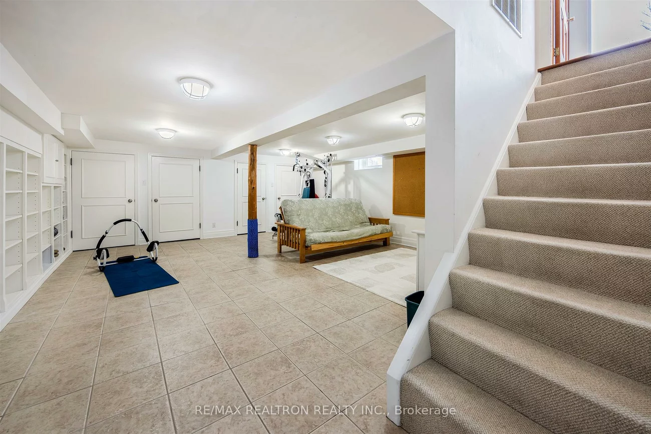 17755, Warden, Rural East Gwillimbury, East Gwillimbury