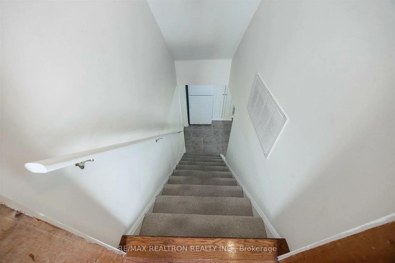 17755, Warden, Rural East Gwillimbury, East Gwillimbury