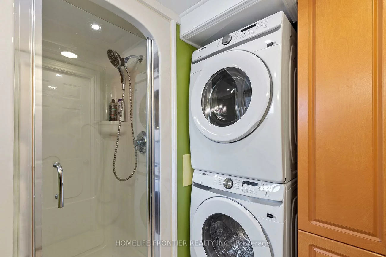 40, Delta, Holland Landing, East Gwillimbury