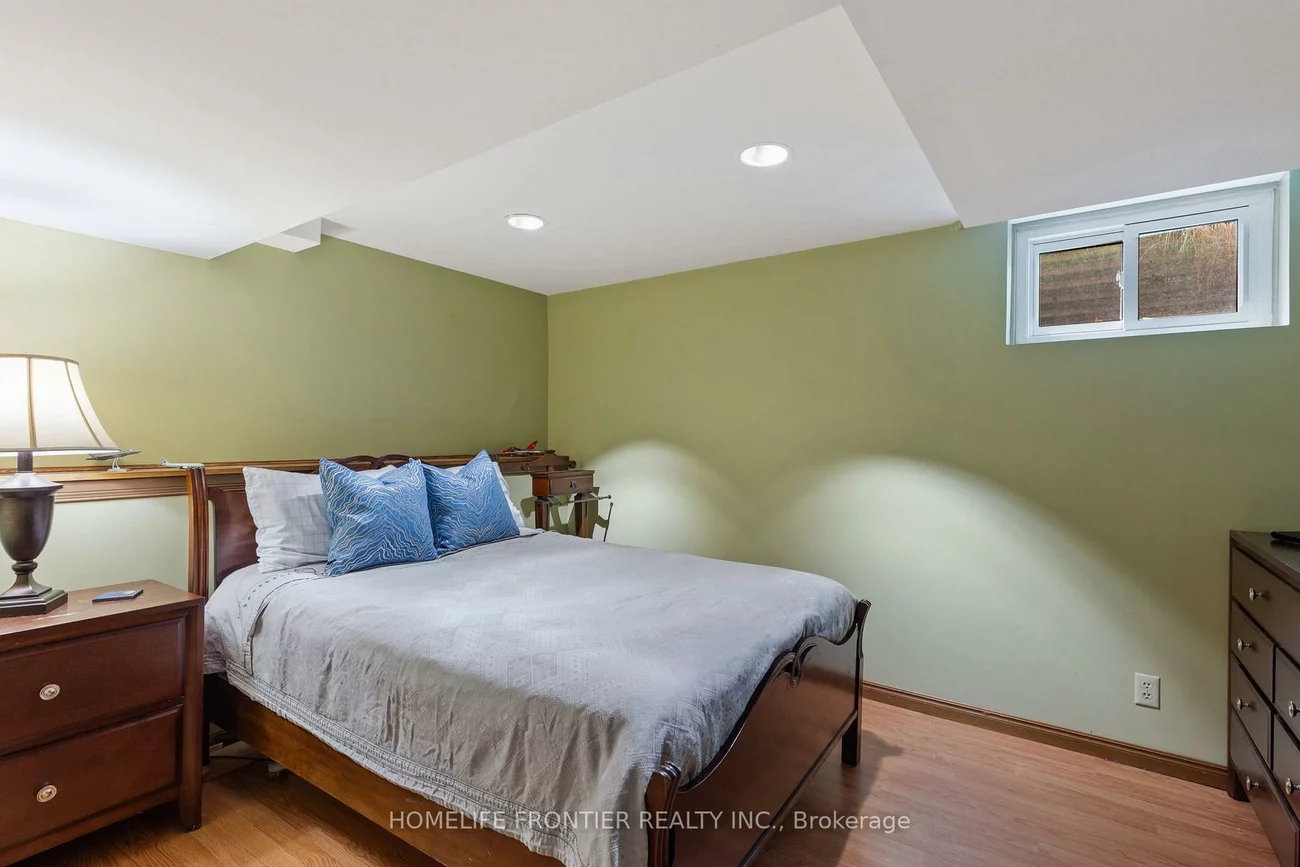 40, Delta, Holland Landing, East Gwillimbury