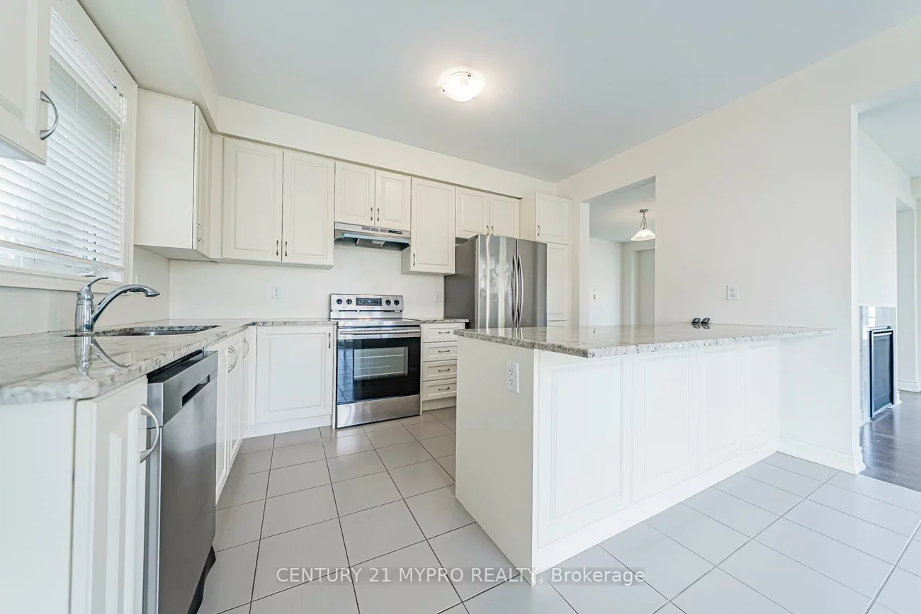 2, Manor Hampton, Sharon, East Gwillimbury