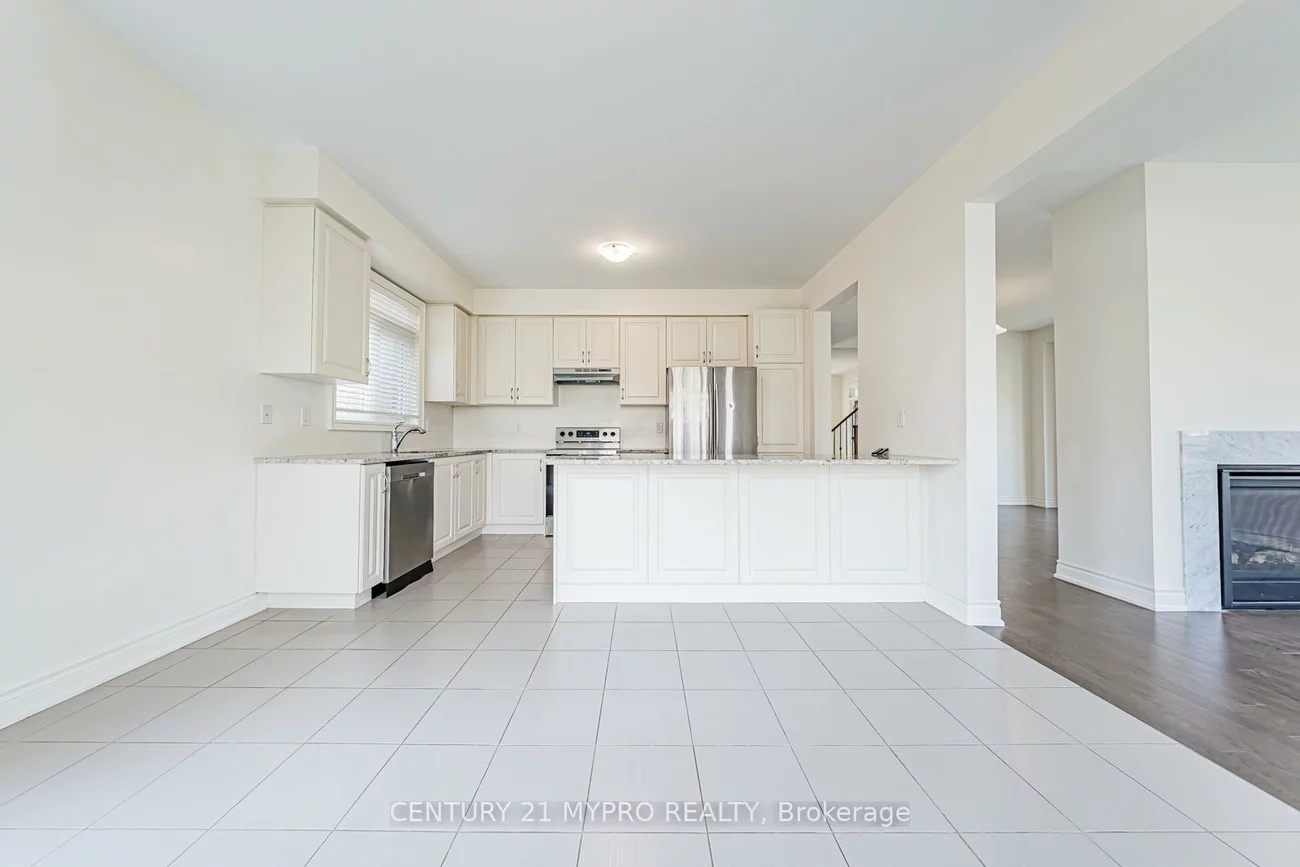 2, Manor Hampton, Sharon, East Gwillimbury