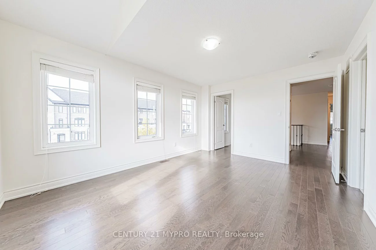 2, Manor Hampton, Sharon, East Gwillimbury