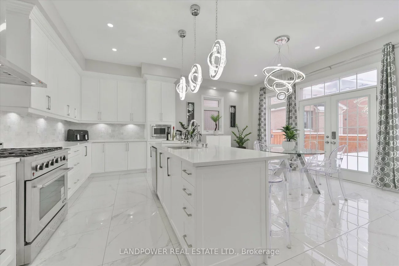 20, Tesla, Holland Landing, East Gwillimbury