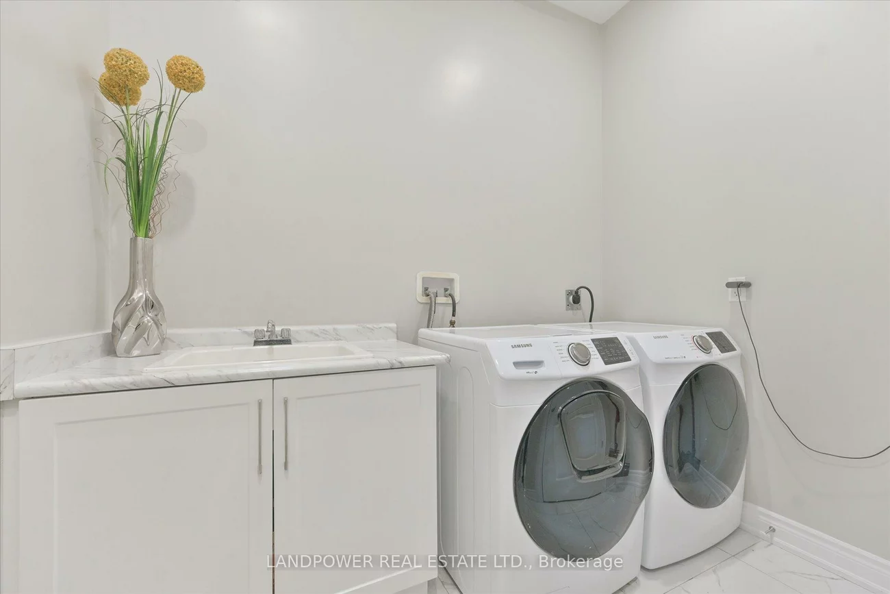 20, Tesla, Holland Landing, East Gwillimbury