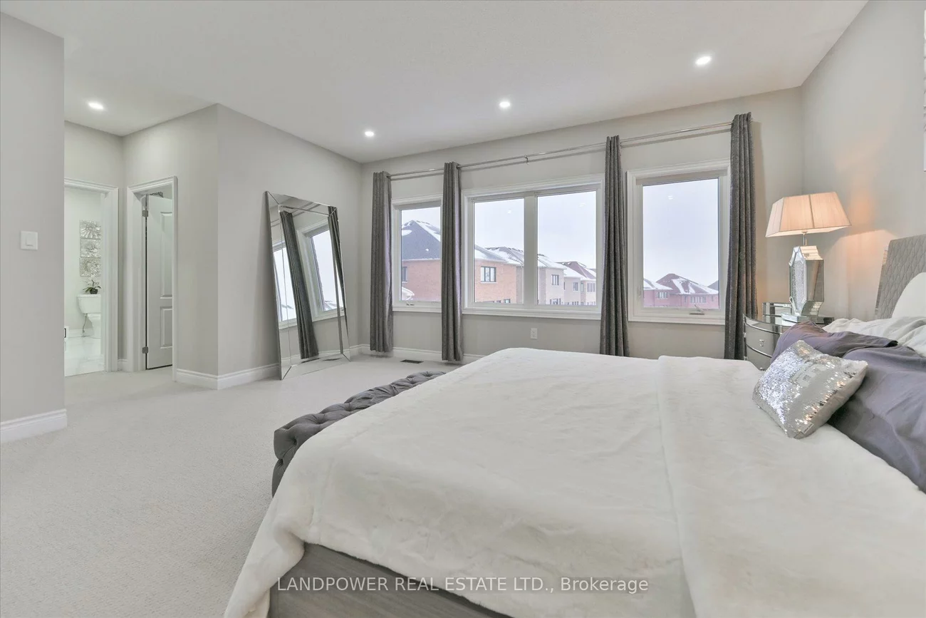 20, Tesla, Holland Landing, East Gwillimbury