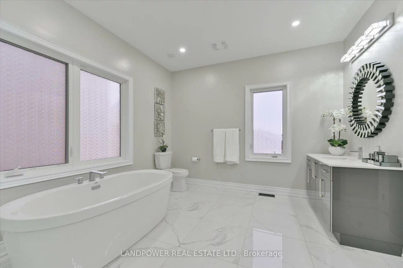 20, Tesla, Holland Landing, East Gwillimbury