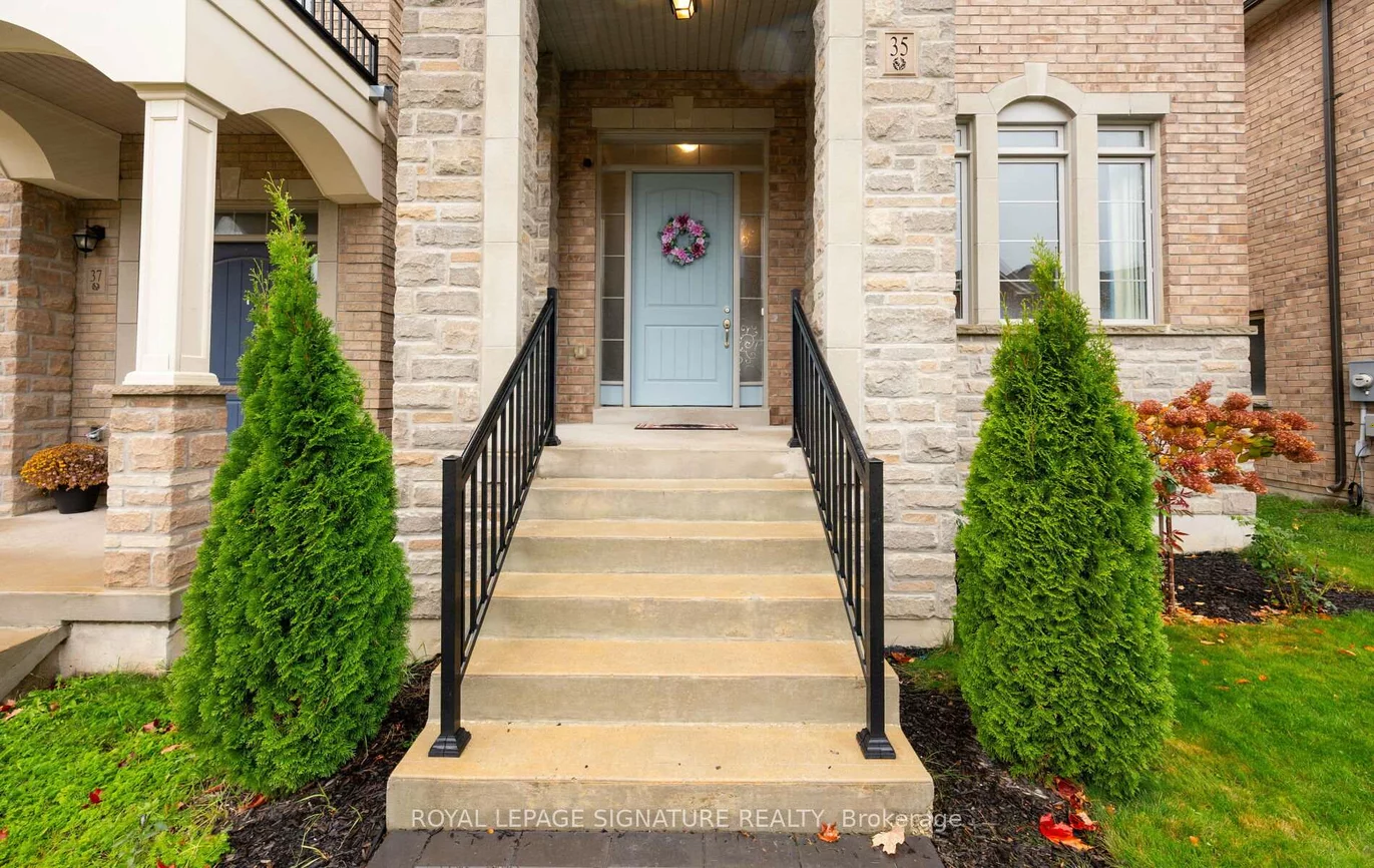 35, Clara May, Sharon, East Gwillimbury