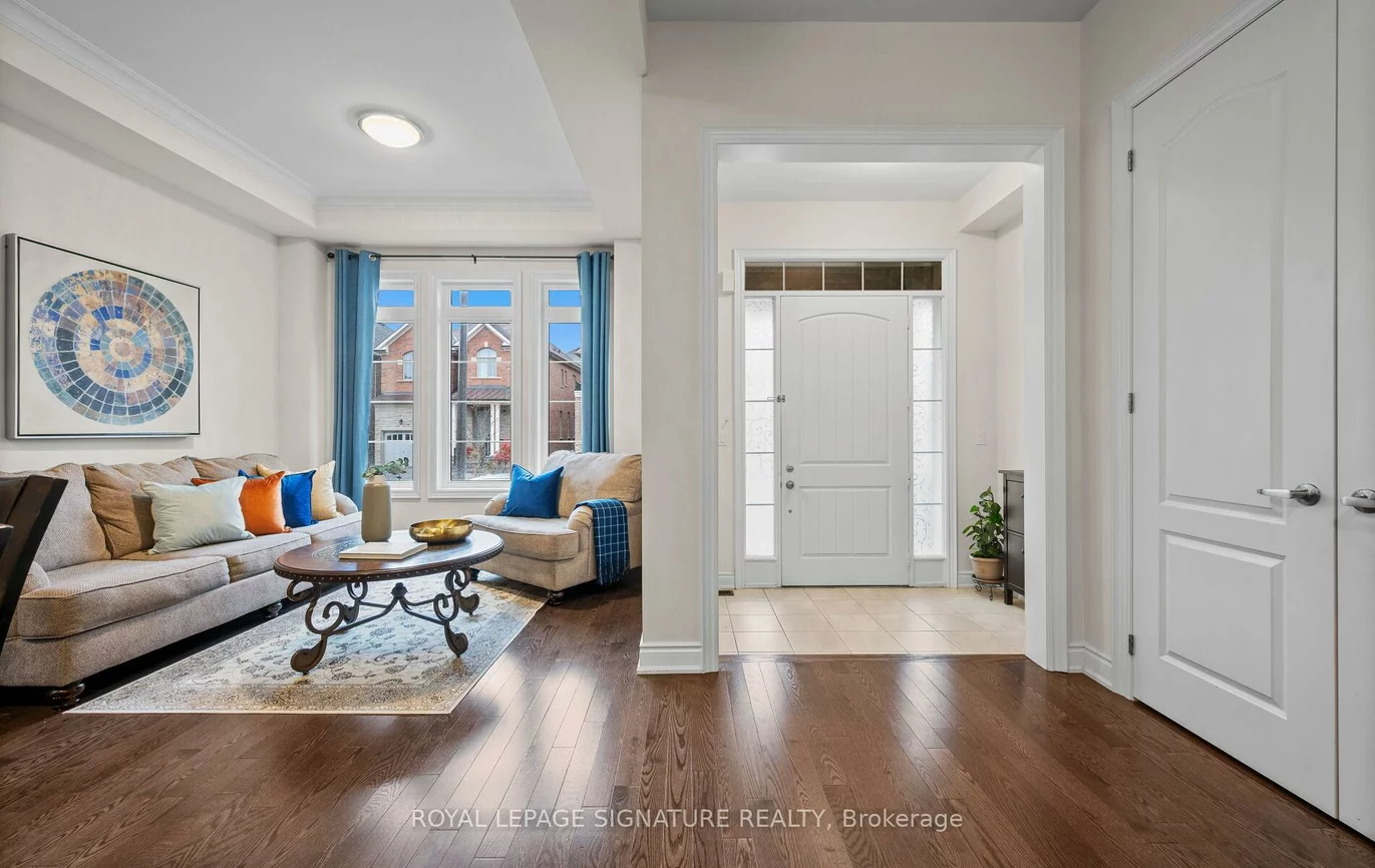 35, Clara May, Sharon, East Gwillimbury