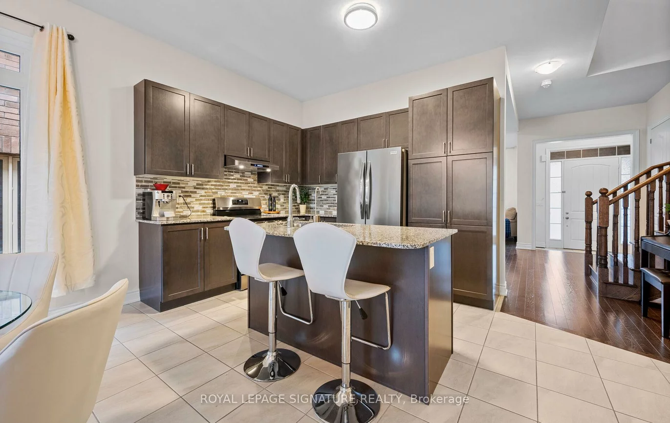 35, Clara May, Sharon, East Gwillimbury