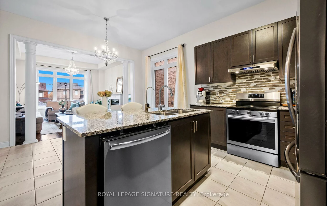 35, Clara May, Sharon, East Gwillimbury