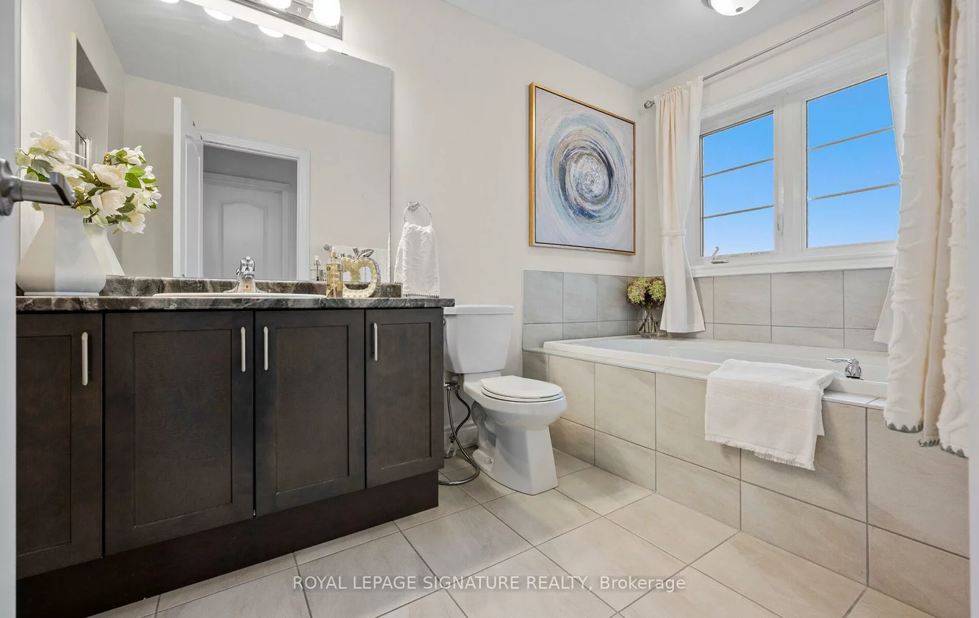 35, Clara May, Sharon, East Gwillimbury