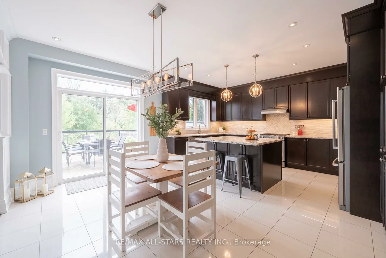 61, Manor Forest, Mt Albert, East Gwillimbury