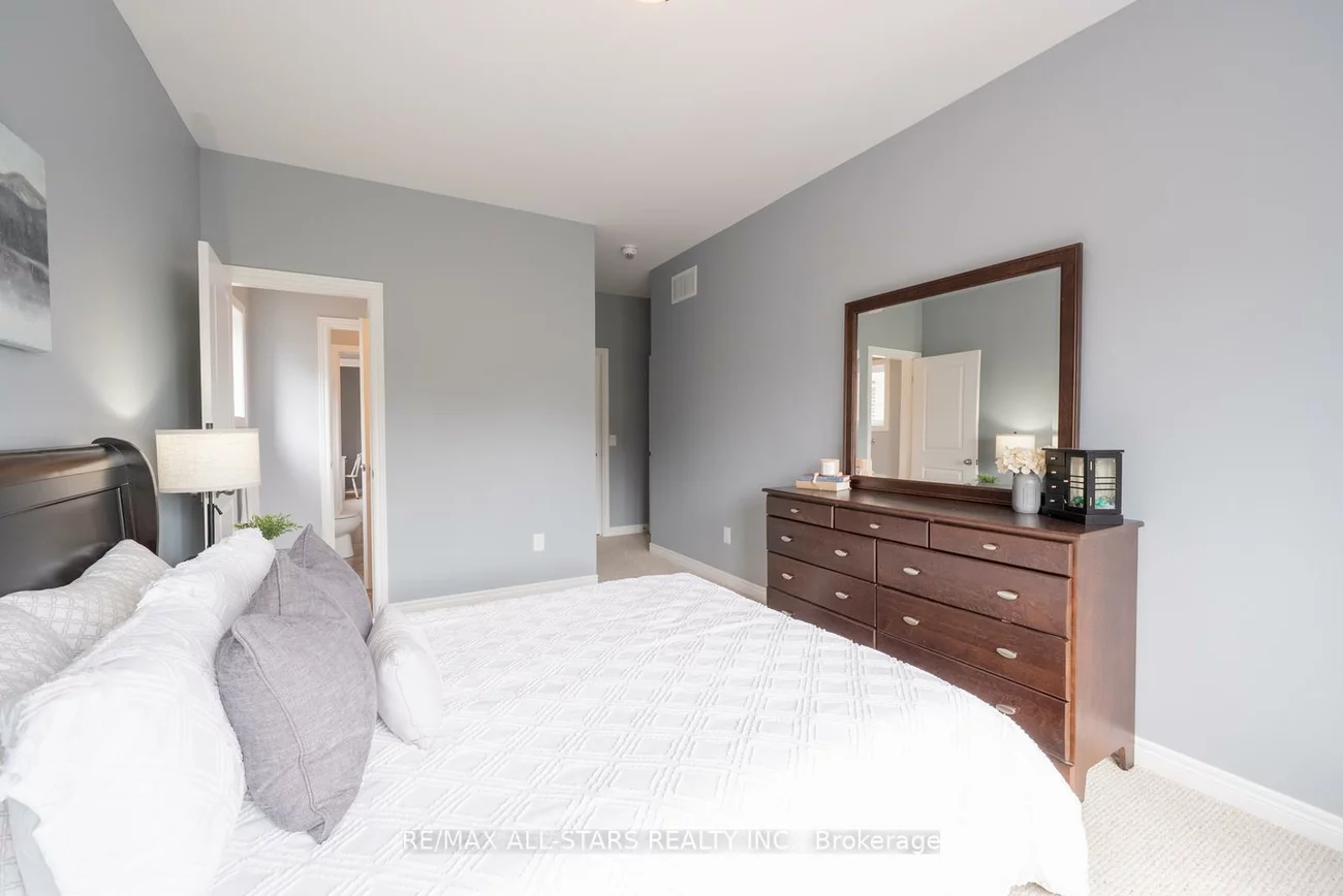 61, Manor Forest, Mt Albert, East Gwillimbury