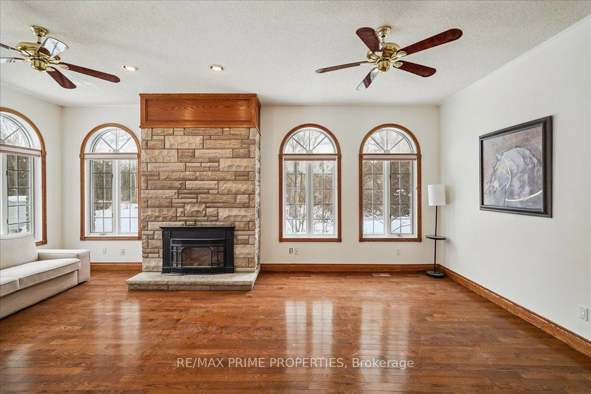 3016, Cole, Rural East Gwillimbury, East Gwillimbury