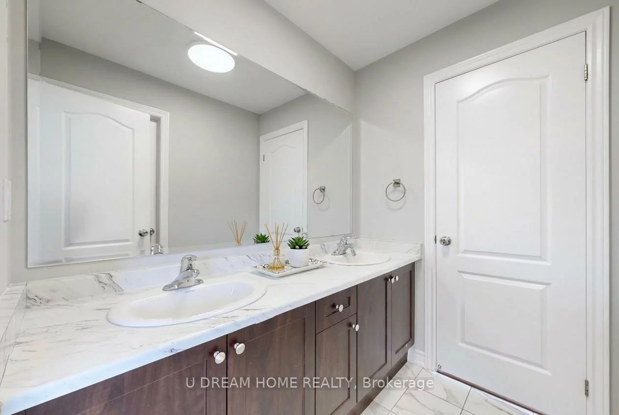 103, Beckett, Holland Landing, East Gwillimbury