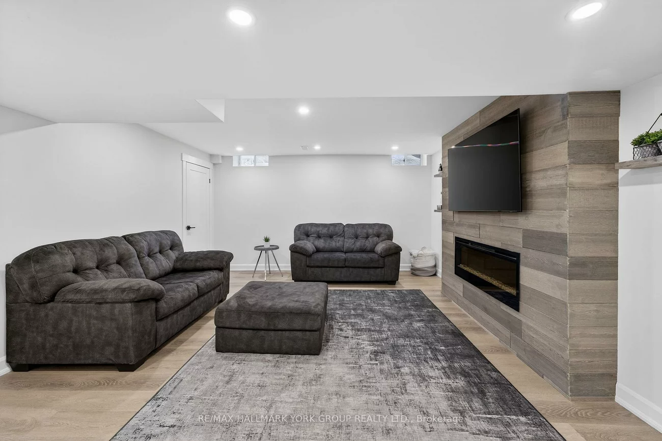 19850, Leslie, Queensville, East Gwillimbury