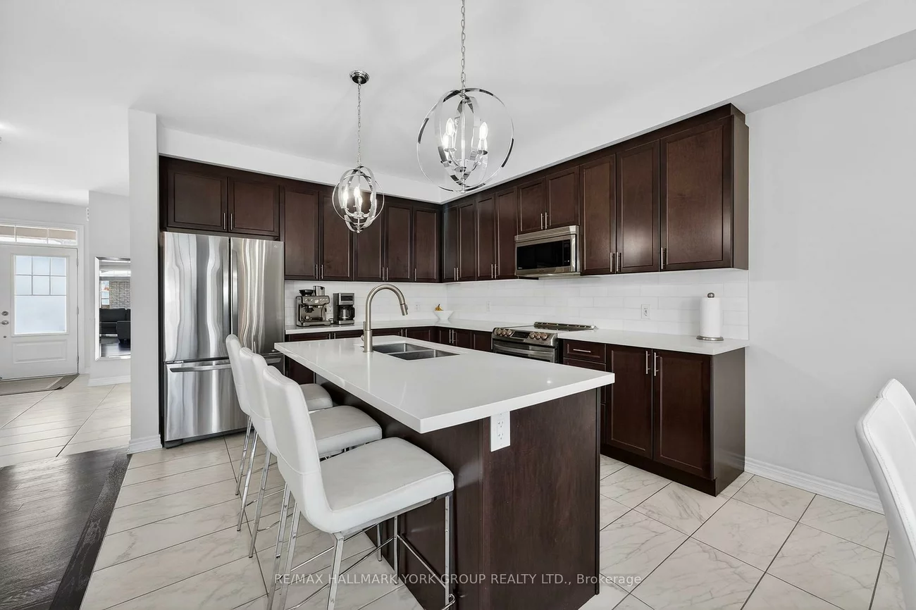 19850, Leslie, Queensville, East Gwillimbury