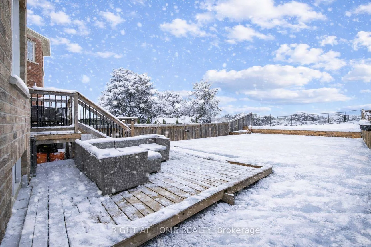 40, Ridge Gate, Mt Albert, East Gwillimbury