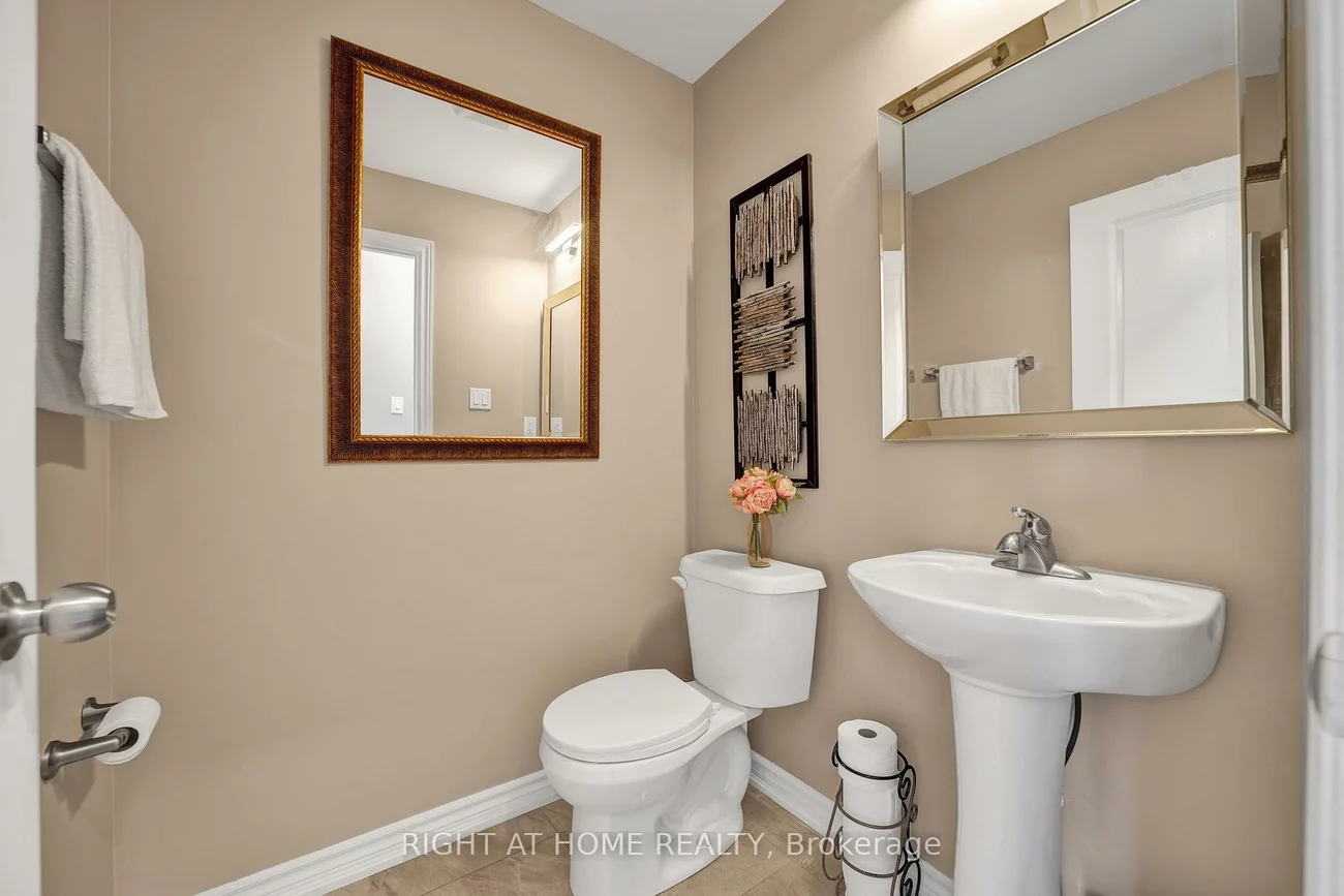 40, Ridge Gate, Mt Albert, East Gwillimbury