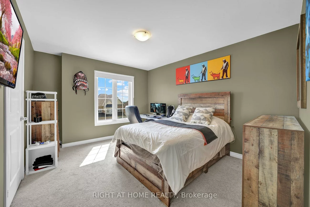 40, Ridge Gate, Mt Albert, East Gwillimbury