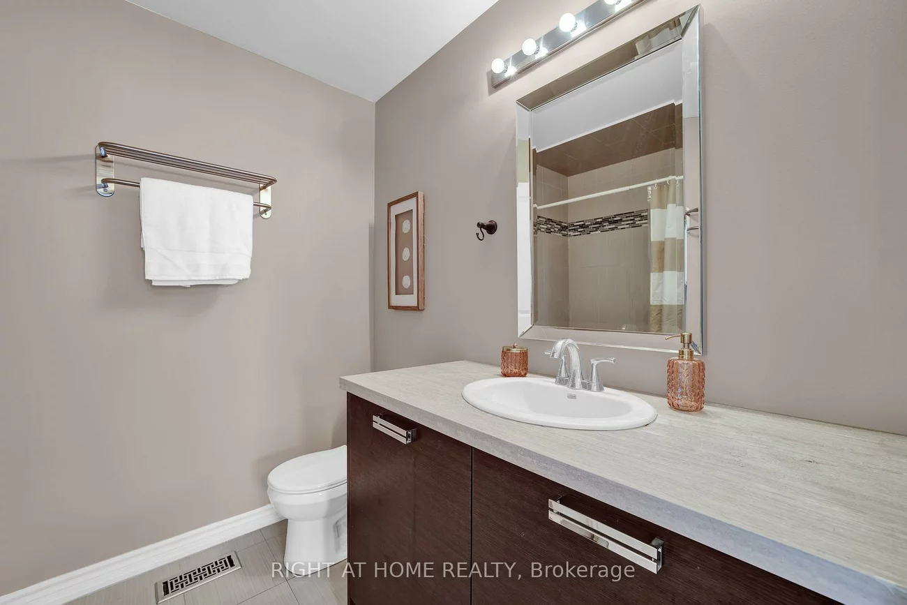 40, Ridge Gate, Mt Albert, East Gwillimbury