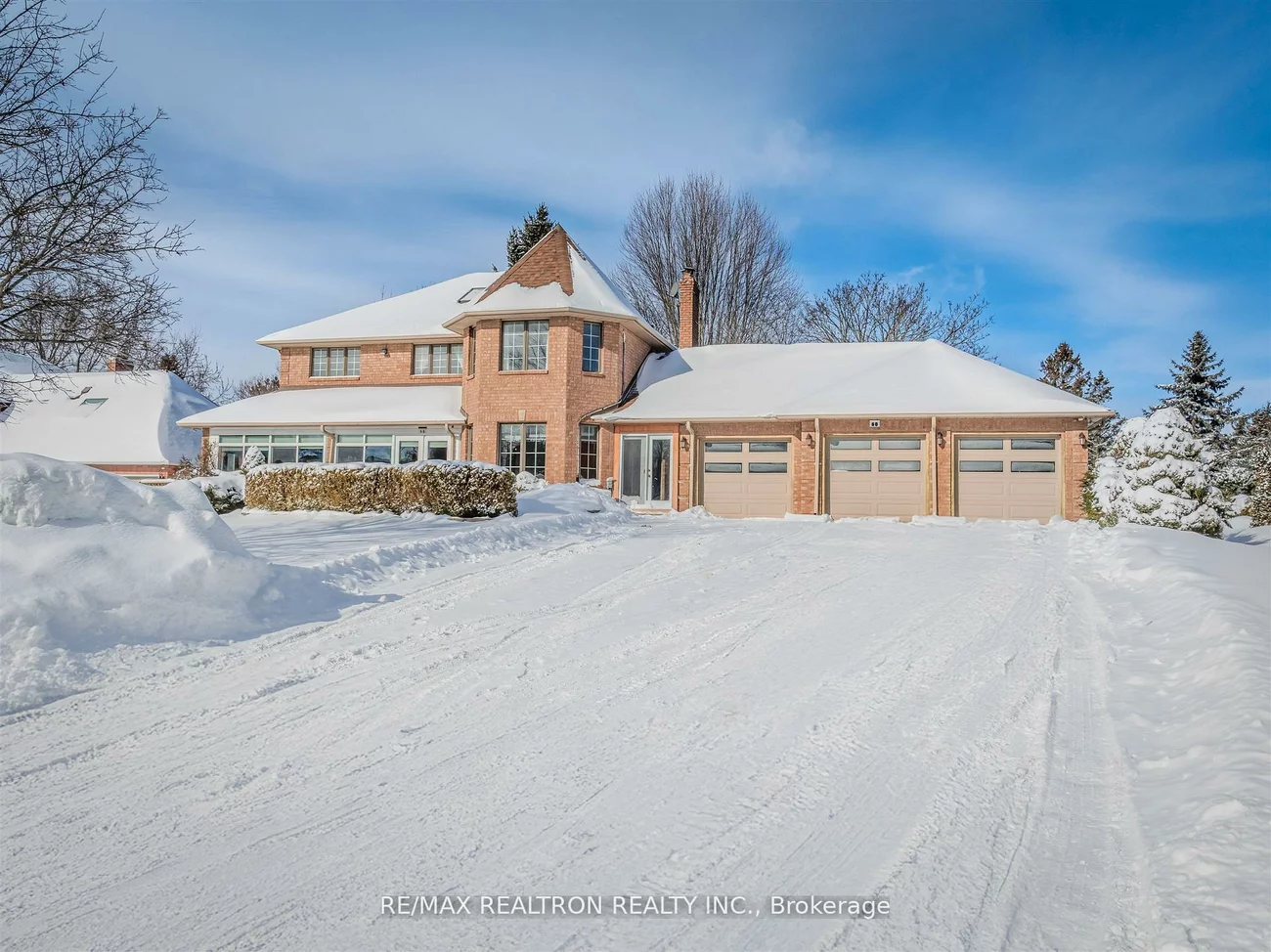 60, Arthur Hall, Sharon, East Gwillimbury
