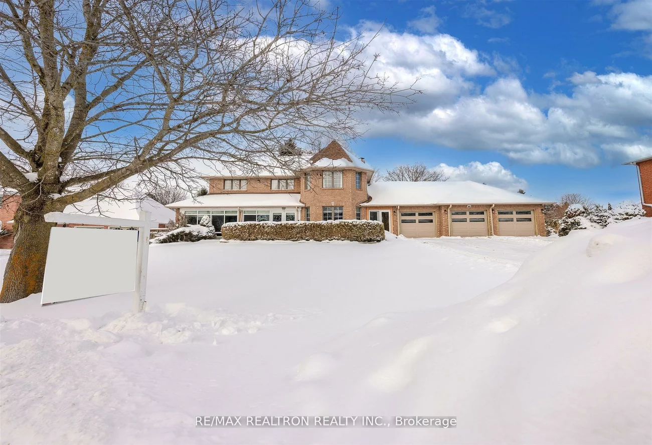 60, Arthur Hall, Sharon, East Gwillimbury
